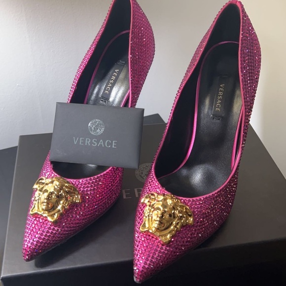 Versace - Picture 6 of 9